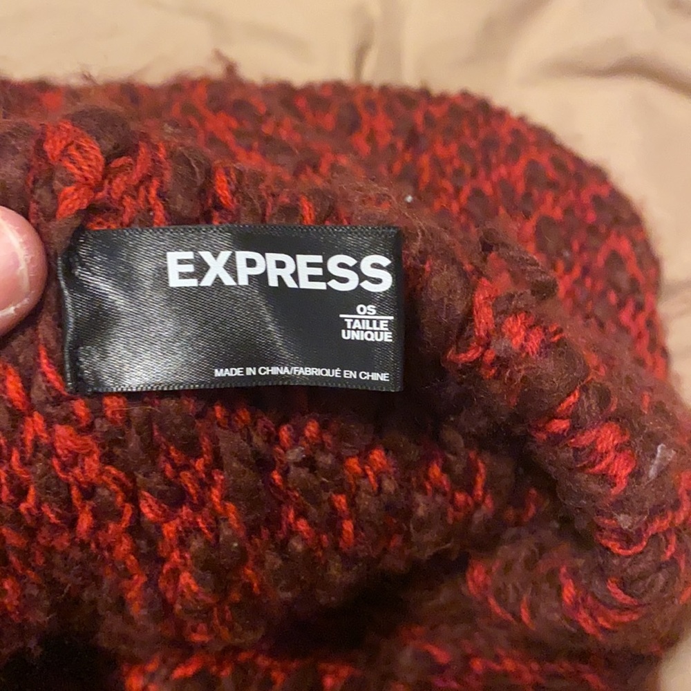 Express Chunky Infinity Scarf - Picture 3 of 4